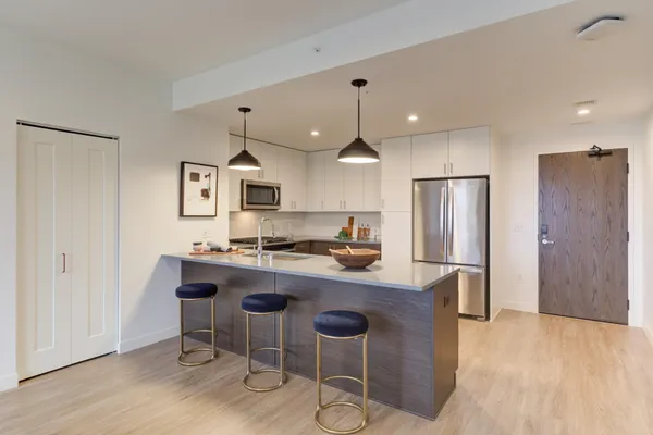 $2,995 | 270 Hennepin Avenue, Unit 517, Minneapolis, MN 55401
