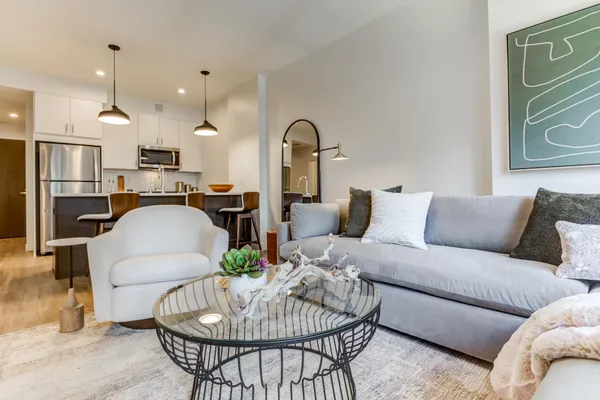 $2,995 | 270 Hennepin Avenue, Unit 517, Minneapolis, MN 55401