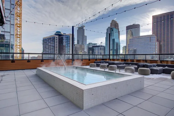 $2,995 | 270 Hennepin Avenue, Unit 517, Minneapolis, MN 55401