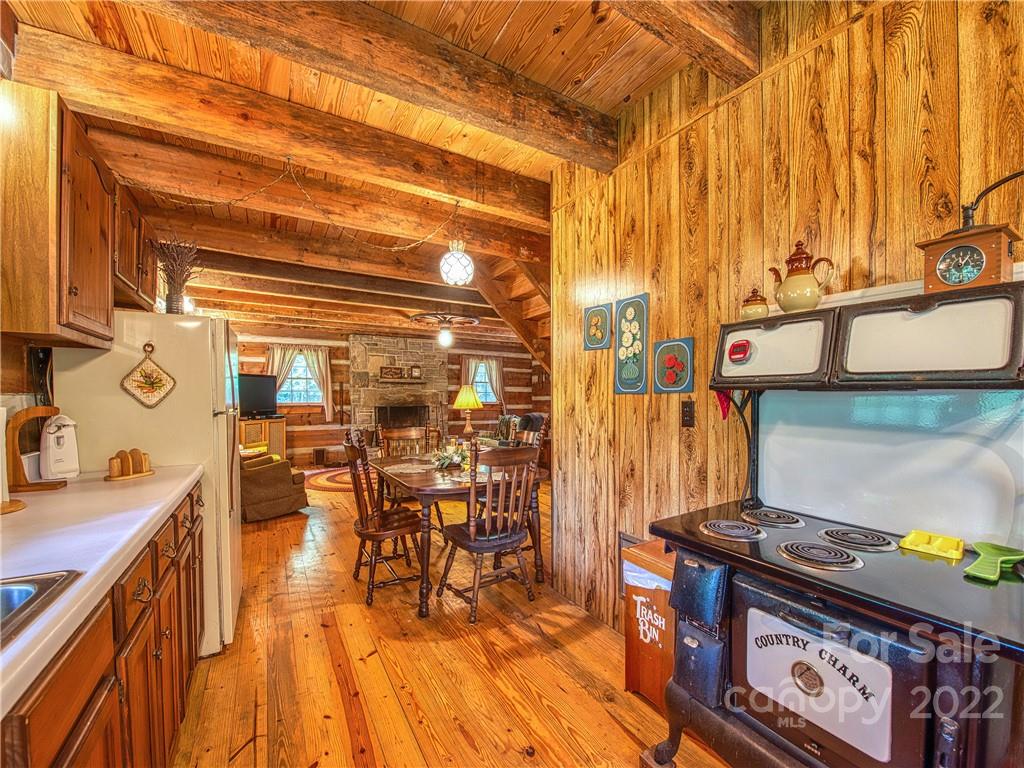 326 Old Soco Road Whittier, NC 28789 - Photo 11 of 45