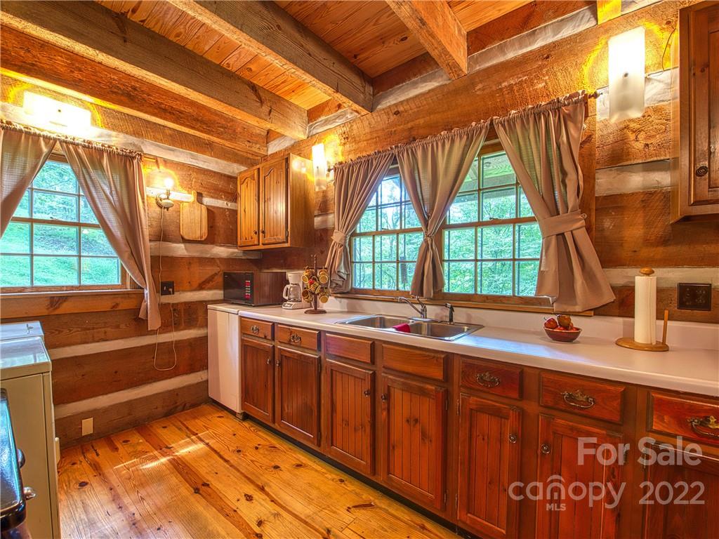 326 Old Soco Road Whittier, NC 28789 - Photo 12 of 45