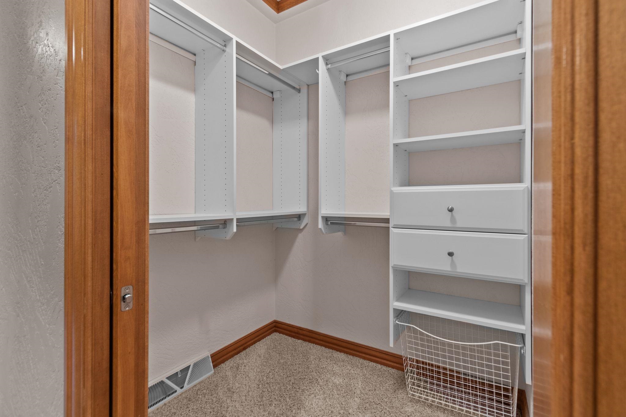 448 Harvest Road Green Bay, WI 54302 - Photo 37 of 71