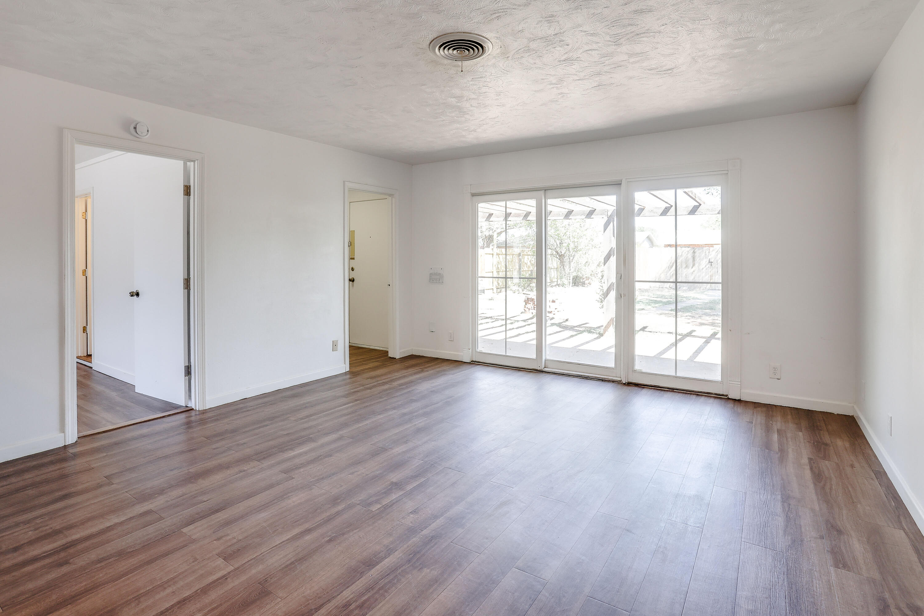 4902 43rd Street Lubbock, TX 79414 - Photo 2 of 15 4902-101