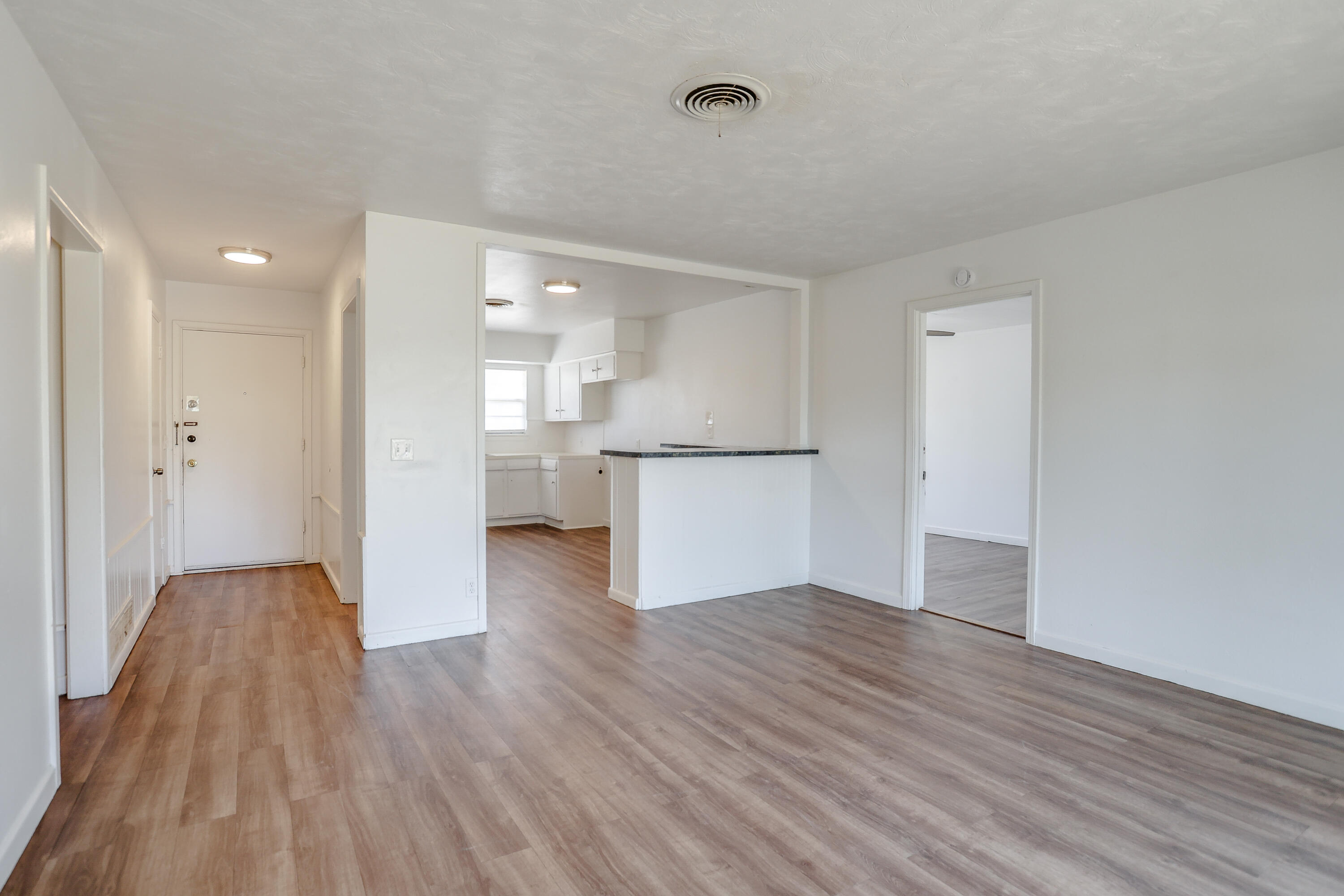 4902 43rd Street Lubbock, TX 79414 - Photo 3 of 15 4902-102