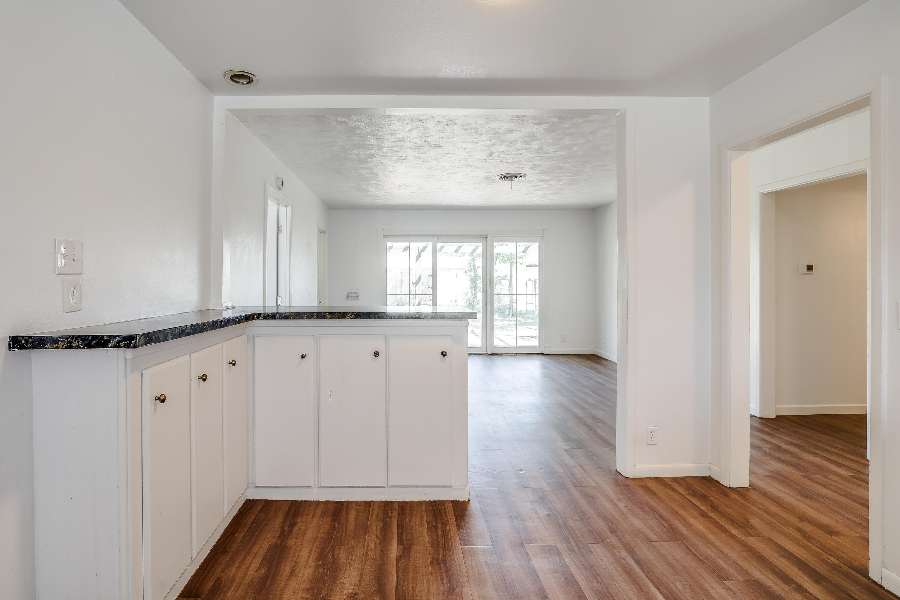 4902 43rd Street Lubbock, TX 79414 - Photo 6 of 15 4902-105