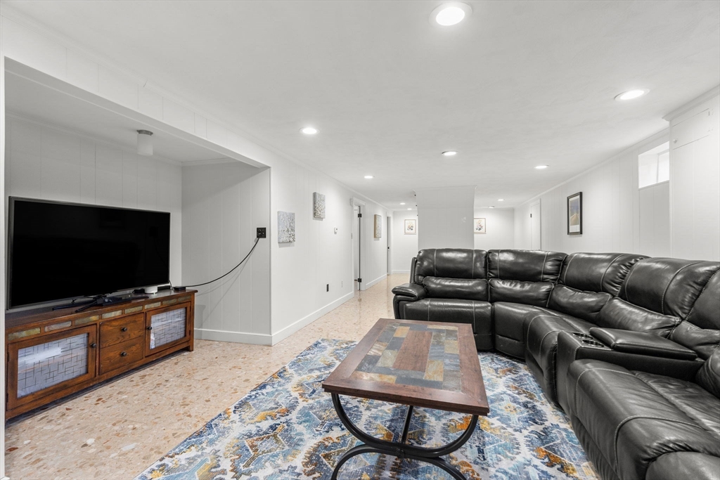 6 Melina Road Newton, MA 02459 - Photo 27 of 42 Gallery Image 27