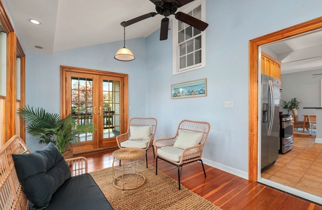 409 Atlantic Avenue Marblehead, MA 01945 - Photo 11 of 29 a living room with furniture and wooden floor