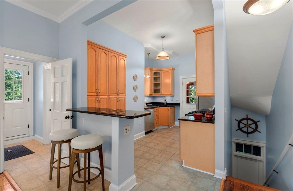 409 Atlantic Avenue Marblehead, MA 01945 - Photo 7 of 29 a large living room with a large window