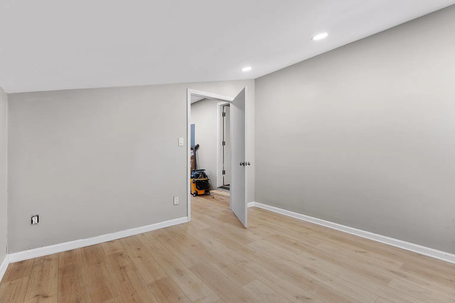 627 Miles Road Signal Mountain, TN 37377 - Photo 3 of 17 Image 31