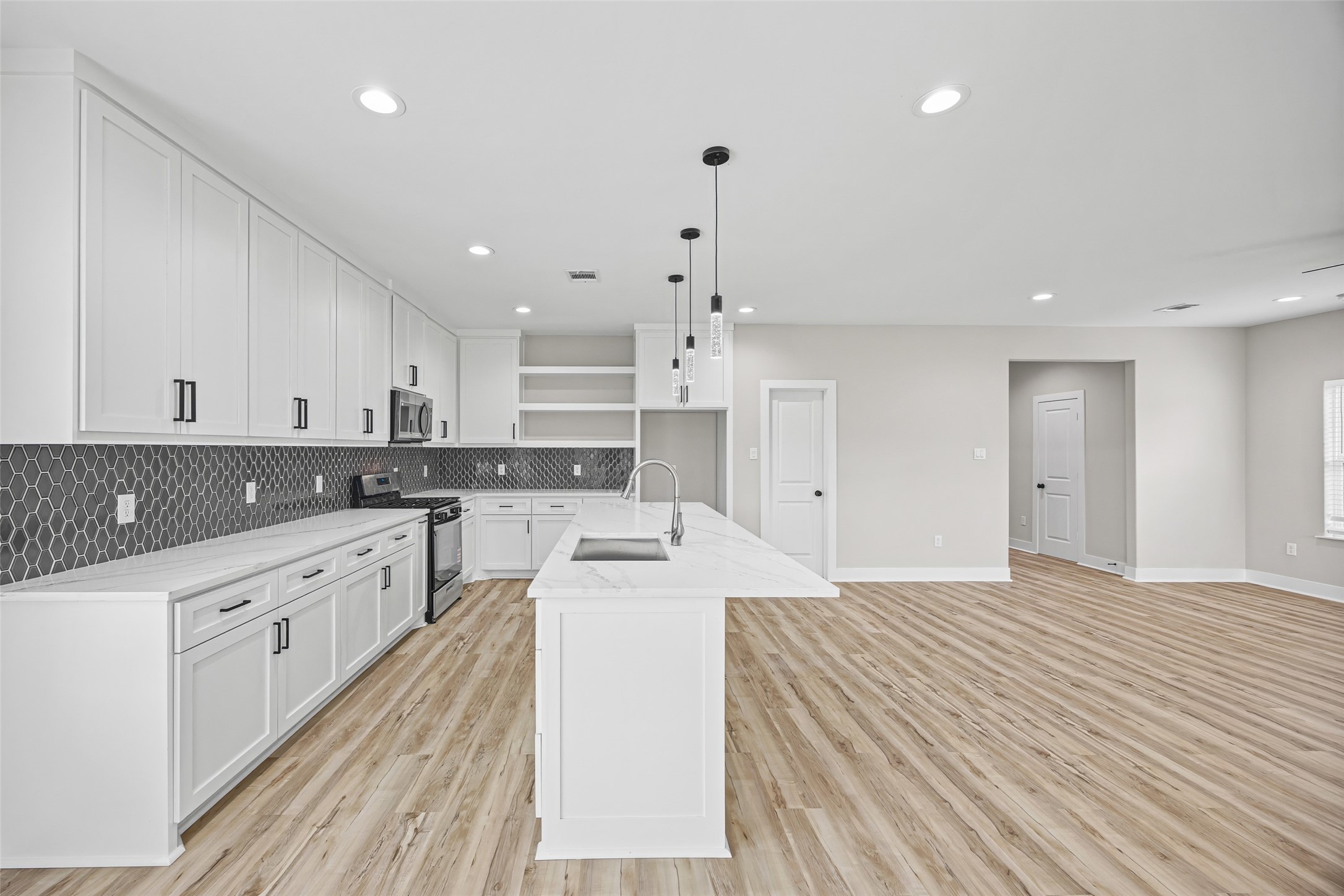8203 Gladstone Street Houston, TX 77051 - Photo 11 of 30