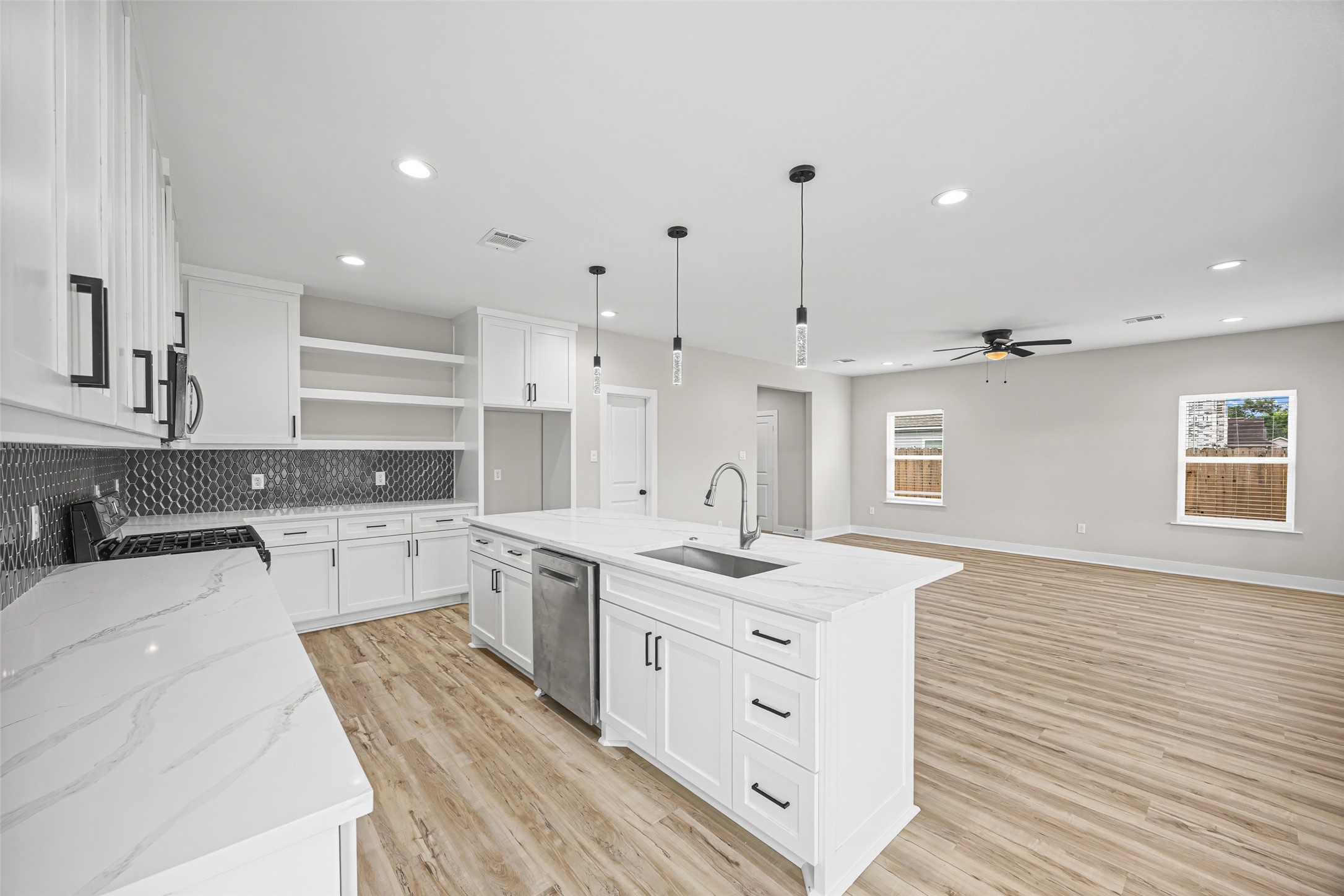 8203 Gladstone Street Houston, TX 77051 - Photo 12 of 30