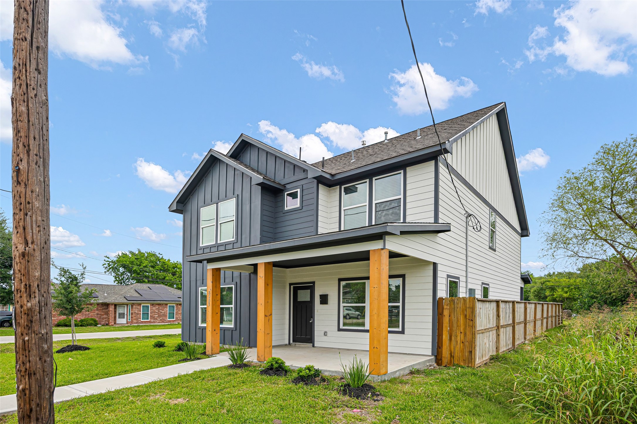 8203 Gladstone Street Houston, TX 77051 - Photo 2 of 30