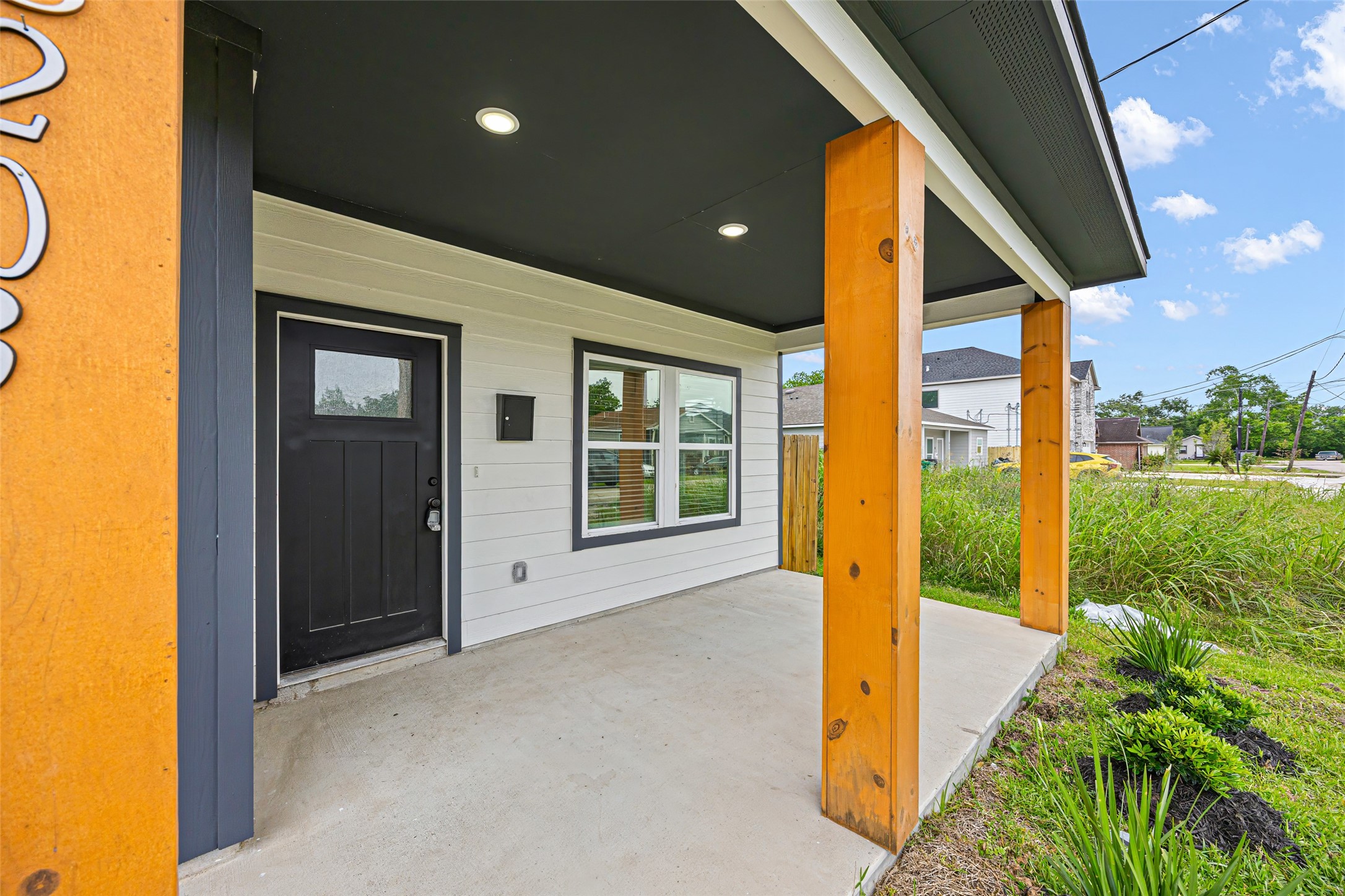 8203 Gladstone Street Houston, TX 77051 - Photo 4 of 30
