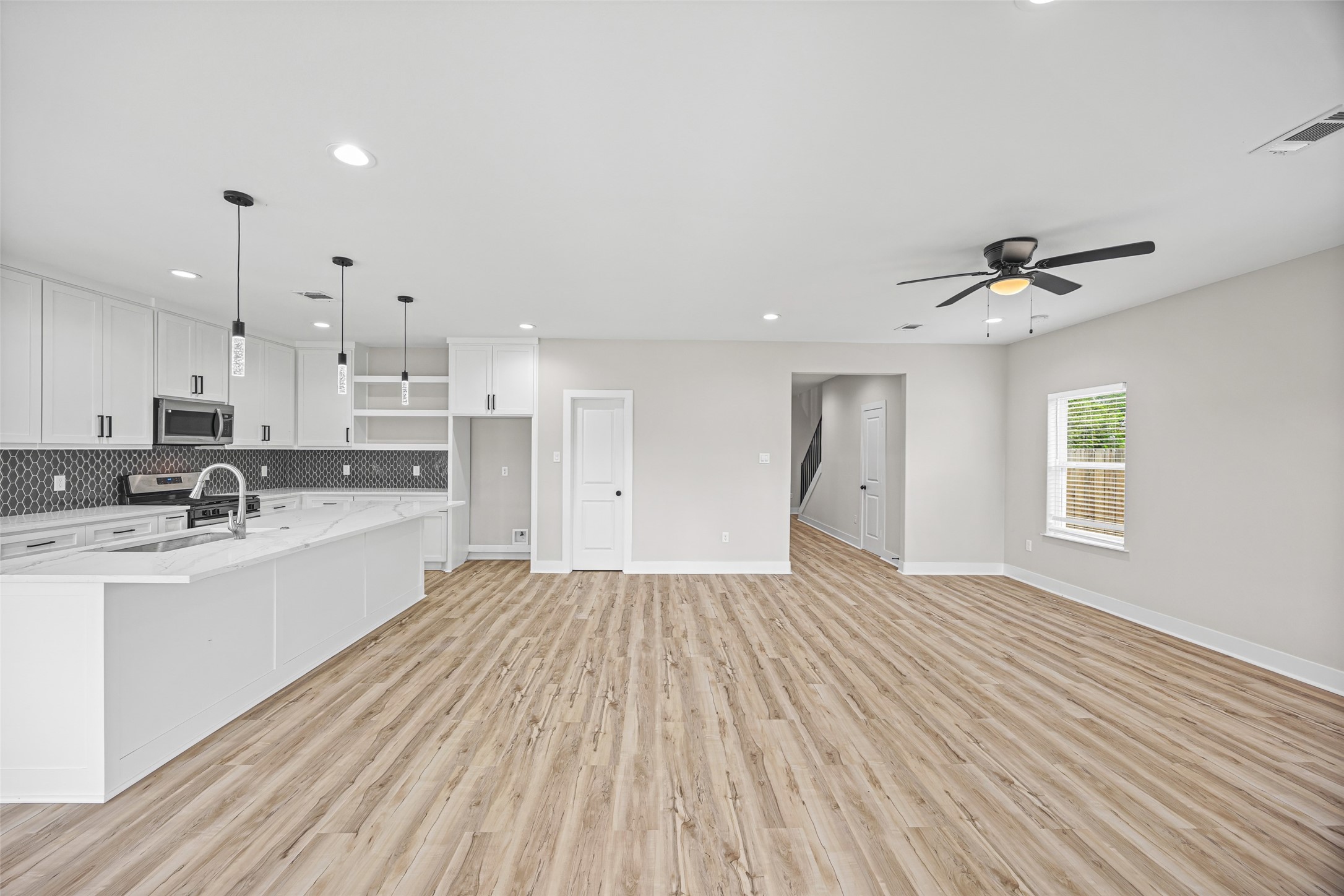 8203 Gladstone Street Houston, TX 77051 - Photo 5 of 30