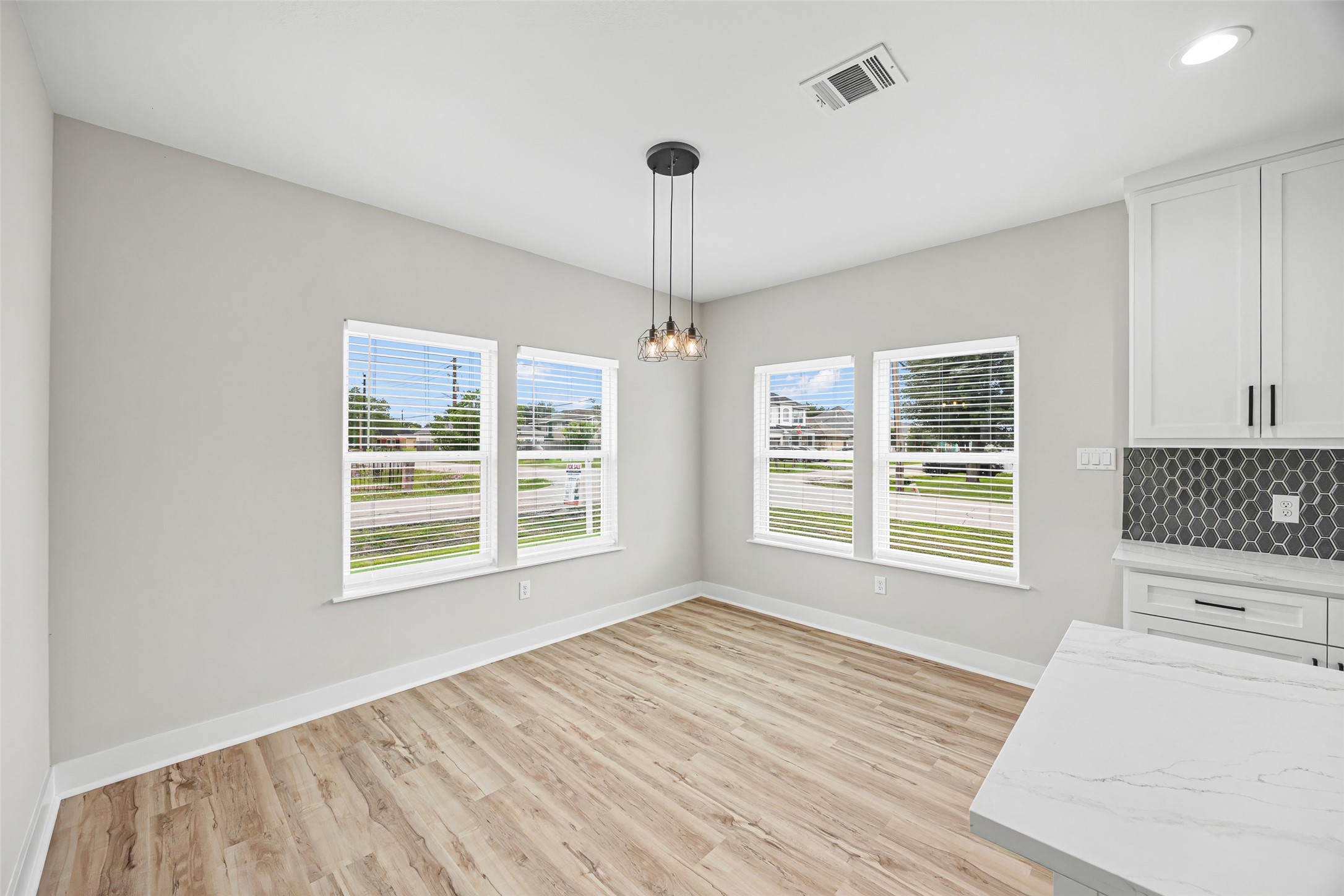 8203 Gladstone Street Houston, TX 77051 - Photo 9 of 30