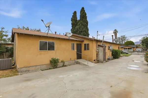 $415,000 | 1079 Magnolia Avenue West, San Bernardino, CA 92411