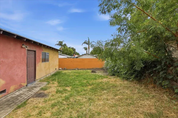 $415,000 | 1079 Magnolia Avenue West, San Bernardino, CA 92411