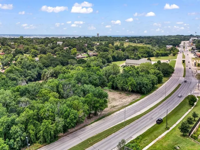 $399,900 | 5001 Jacksboro Highway, Fort Worth, TX 76114