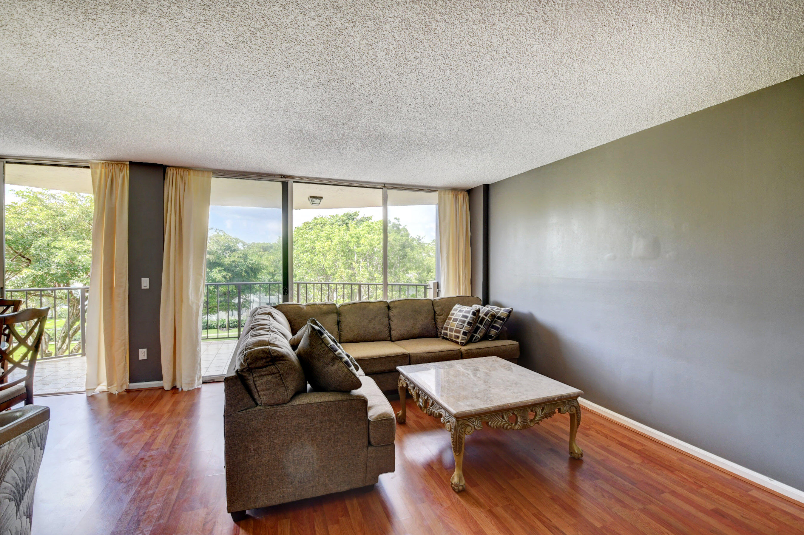 859 Jeffery Street, Unit 409 Boca Raton, FL 33487 - Photo 10 of 35 Living