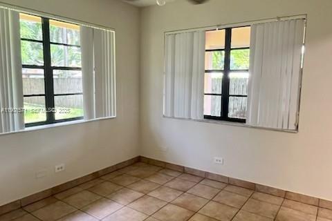 222 Northwest 14th Street Homestead, FL 33030 - Photo 13 of 26 a view of an empty room and window