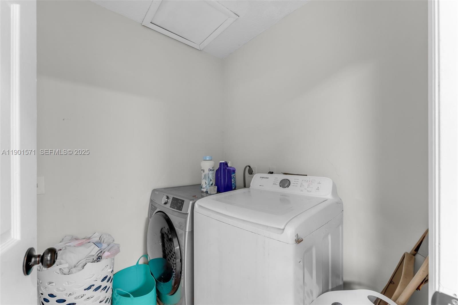 222 Northwest 14th Street Homestead, FL 33030 - Photo 16 of 26 a utility room with dryer and washer