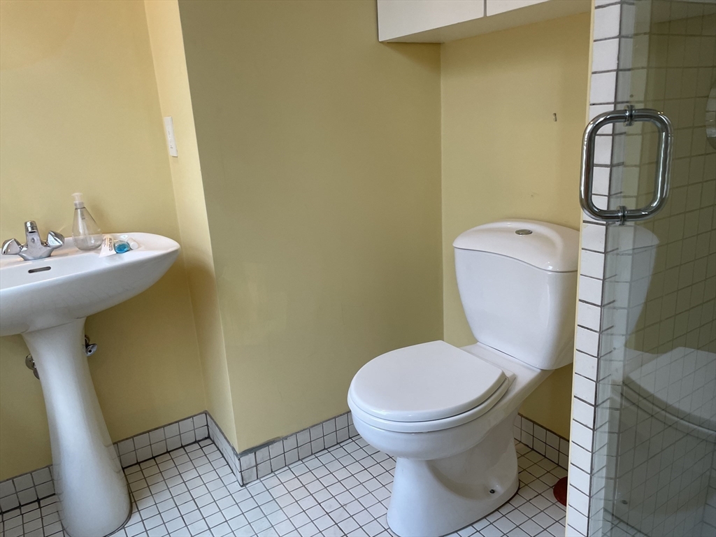 33 Lawrence Street, Unit PH Boston, MA 02116 - Photo 24 of 40