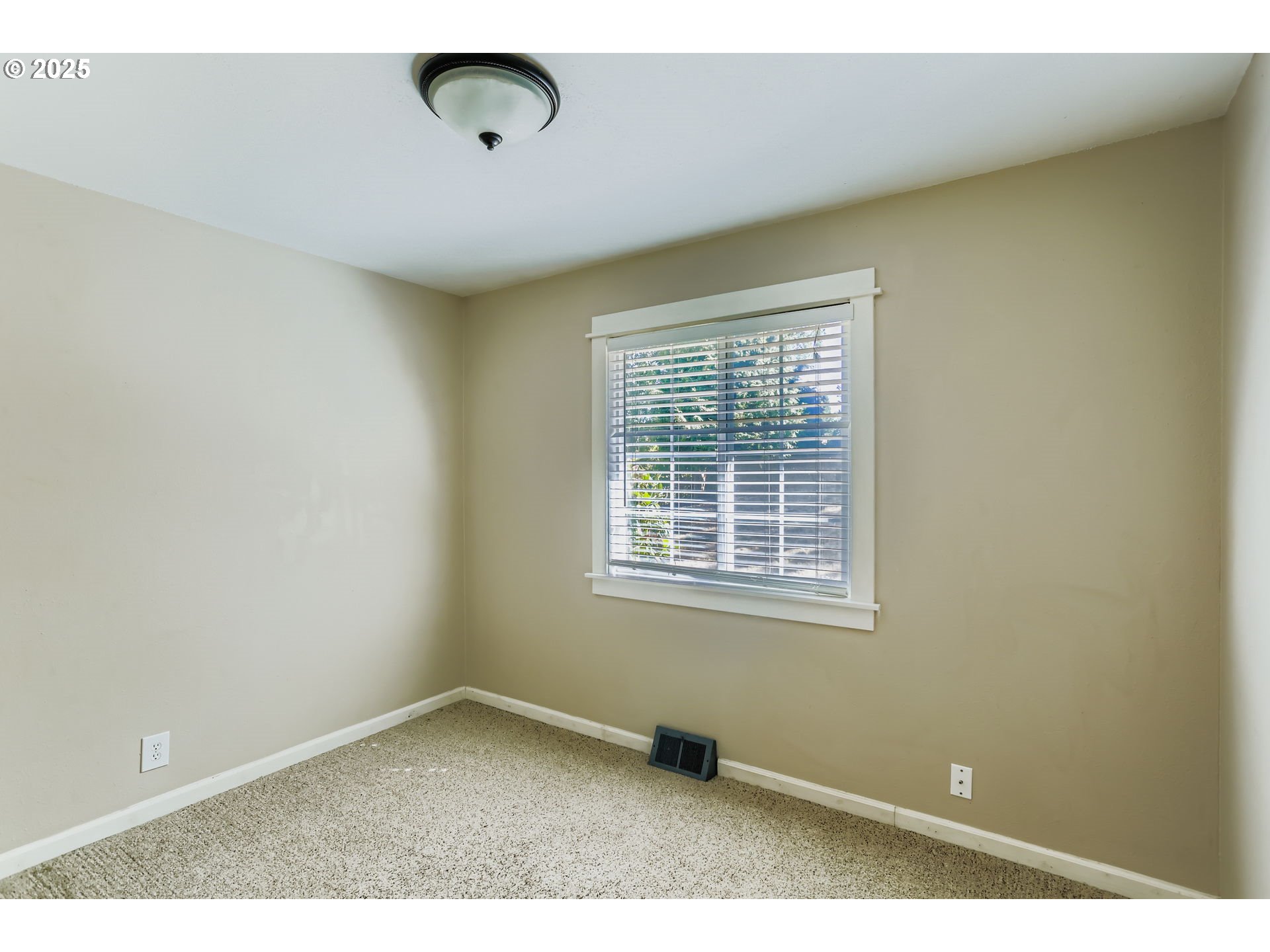 13860 Southwest Butner Road Beaverton, OR 97006 - Photo 22 of 29 a view of an empty room with a window