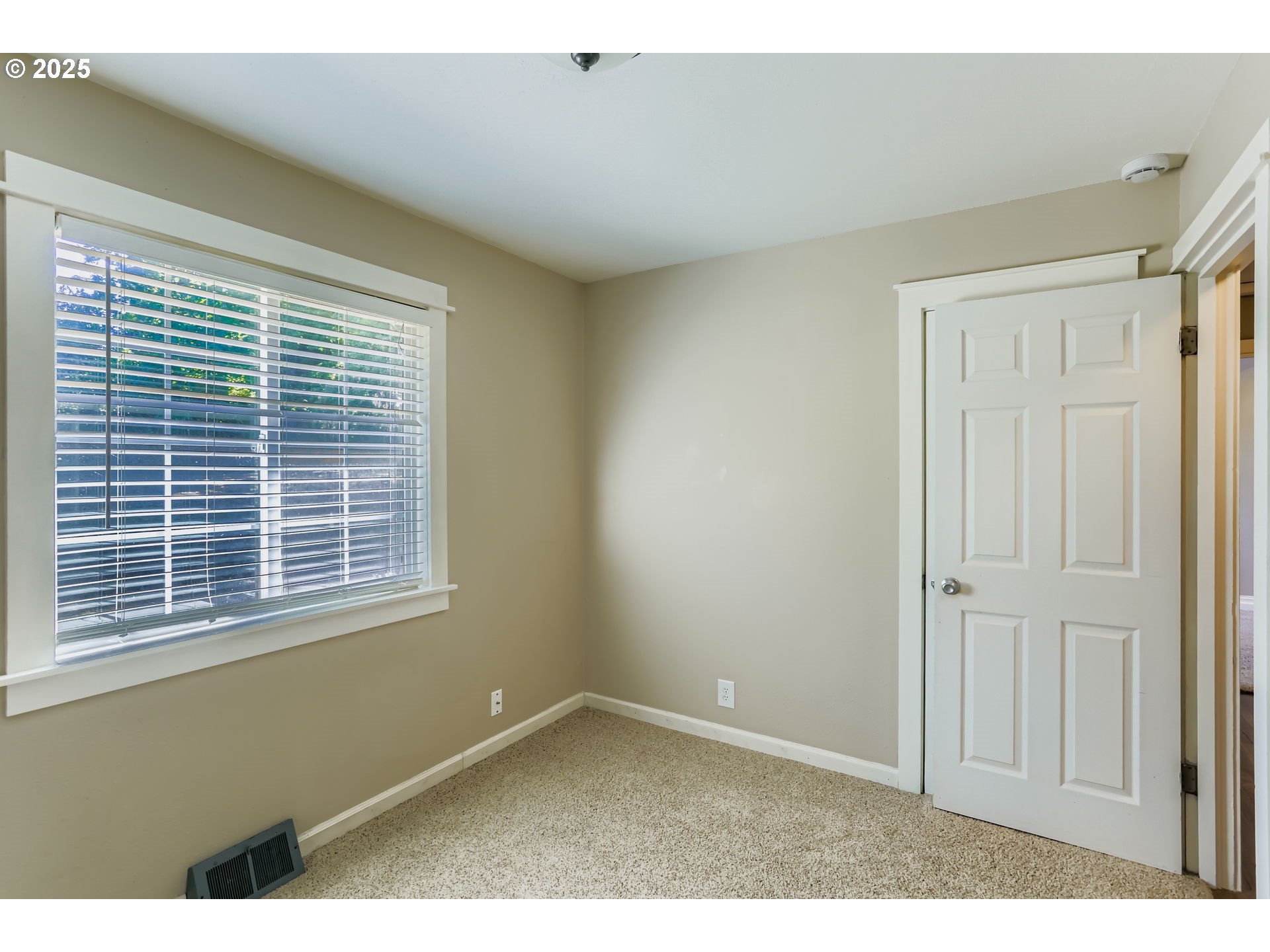 13860 Southwest Butner Road Beaverton, OR 97006 - Photo 23 of 29 a view of an empty room with a window
