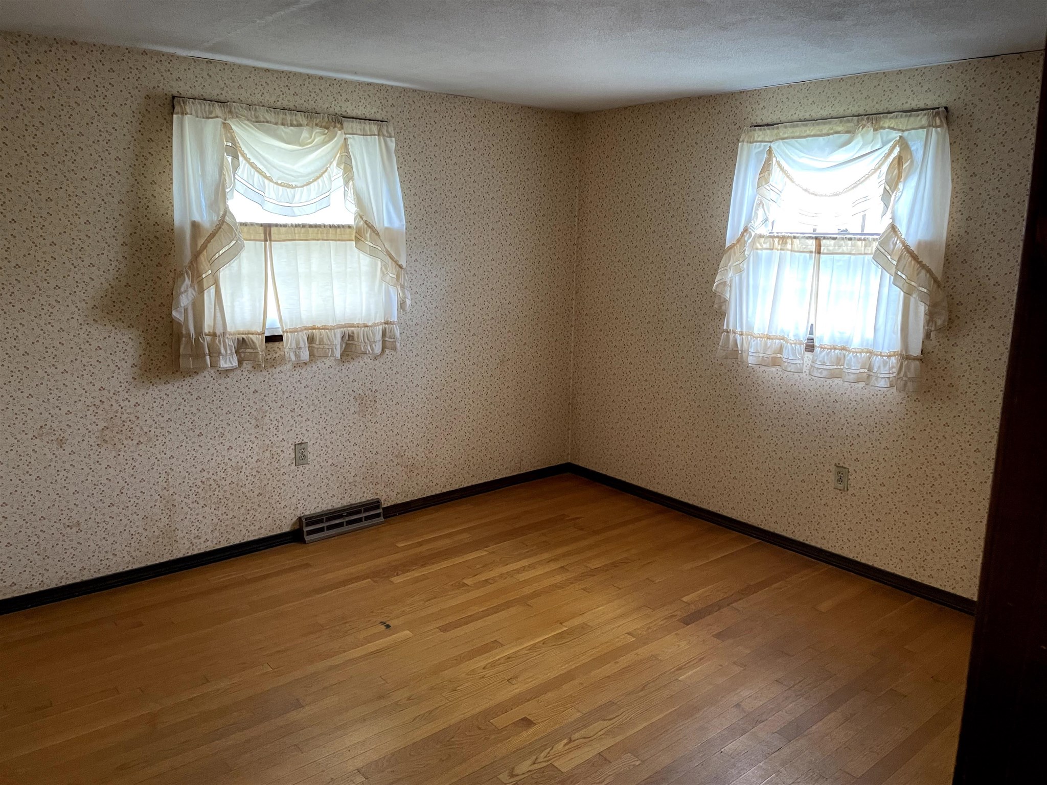 4 Carlisle Road Nashua, NH 03062 - Photo 11 of 18