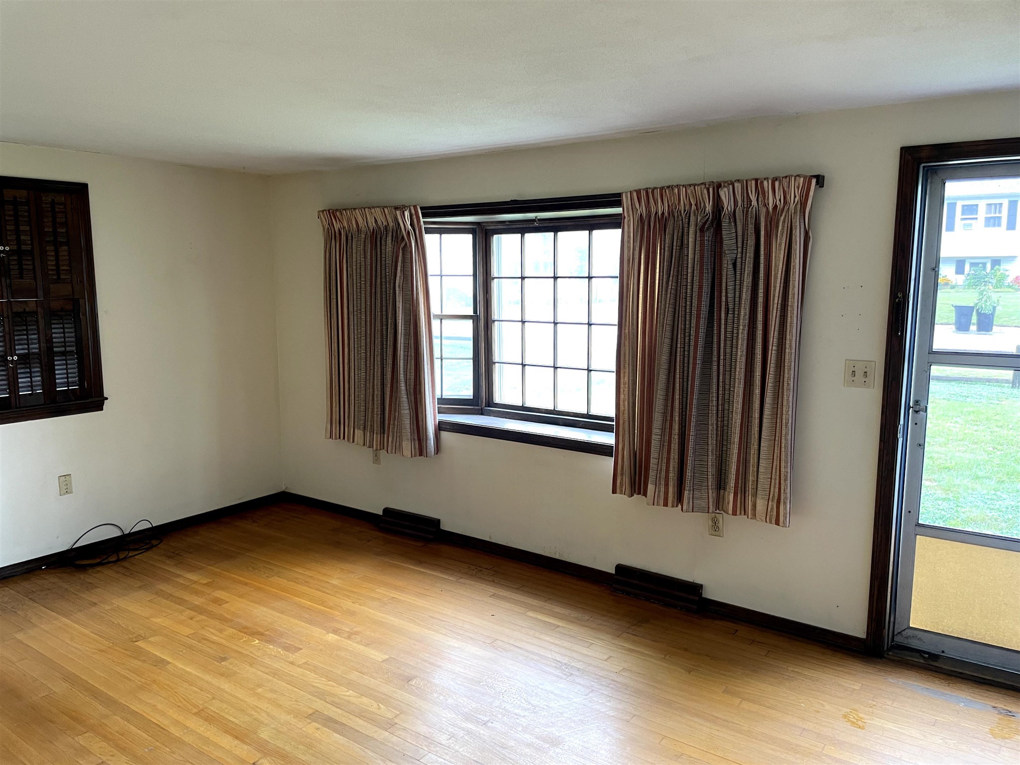4 Carlisle Road Nashua, NH 03062 - Photo 15 of 18