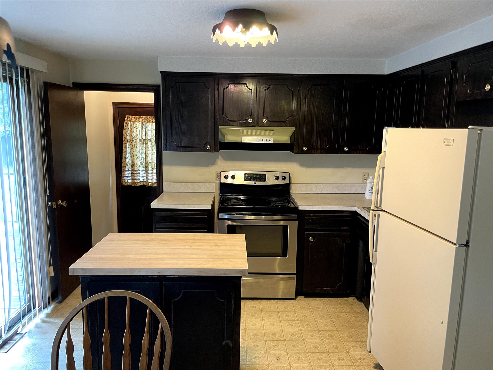 4 Carlisle Road Nashua, NH 03062 - Photo 6 of 18