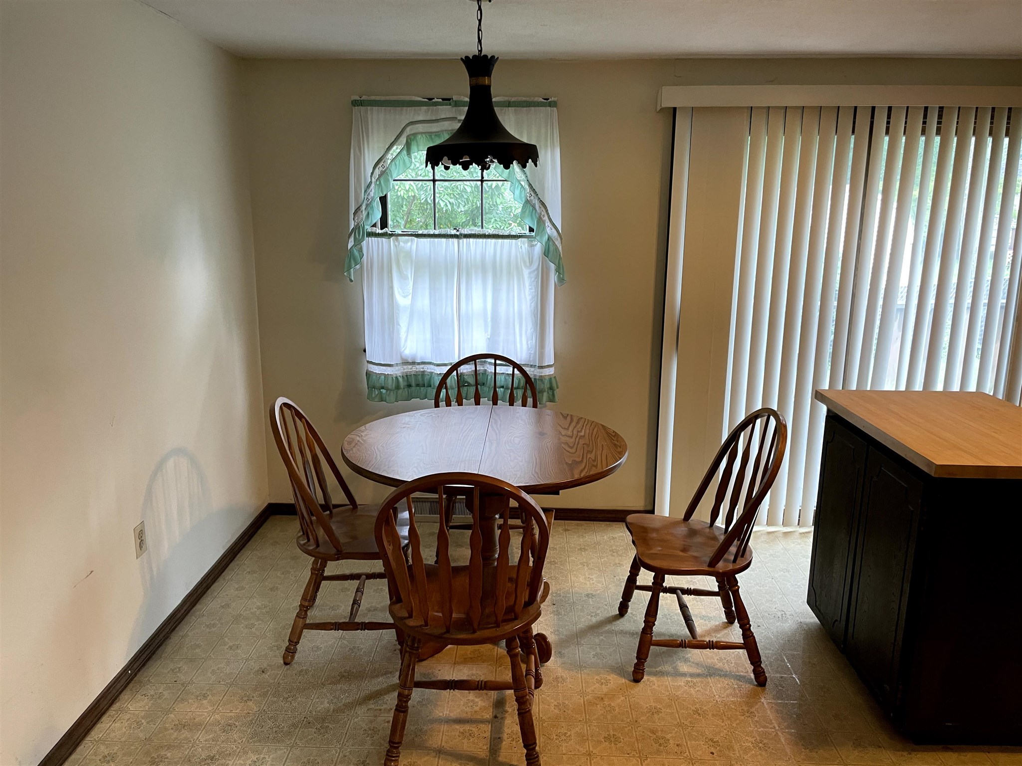 4 Carlisle Road Nashua, NH 03062 - Photo 10 of 18