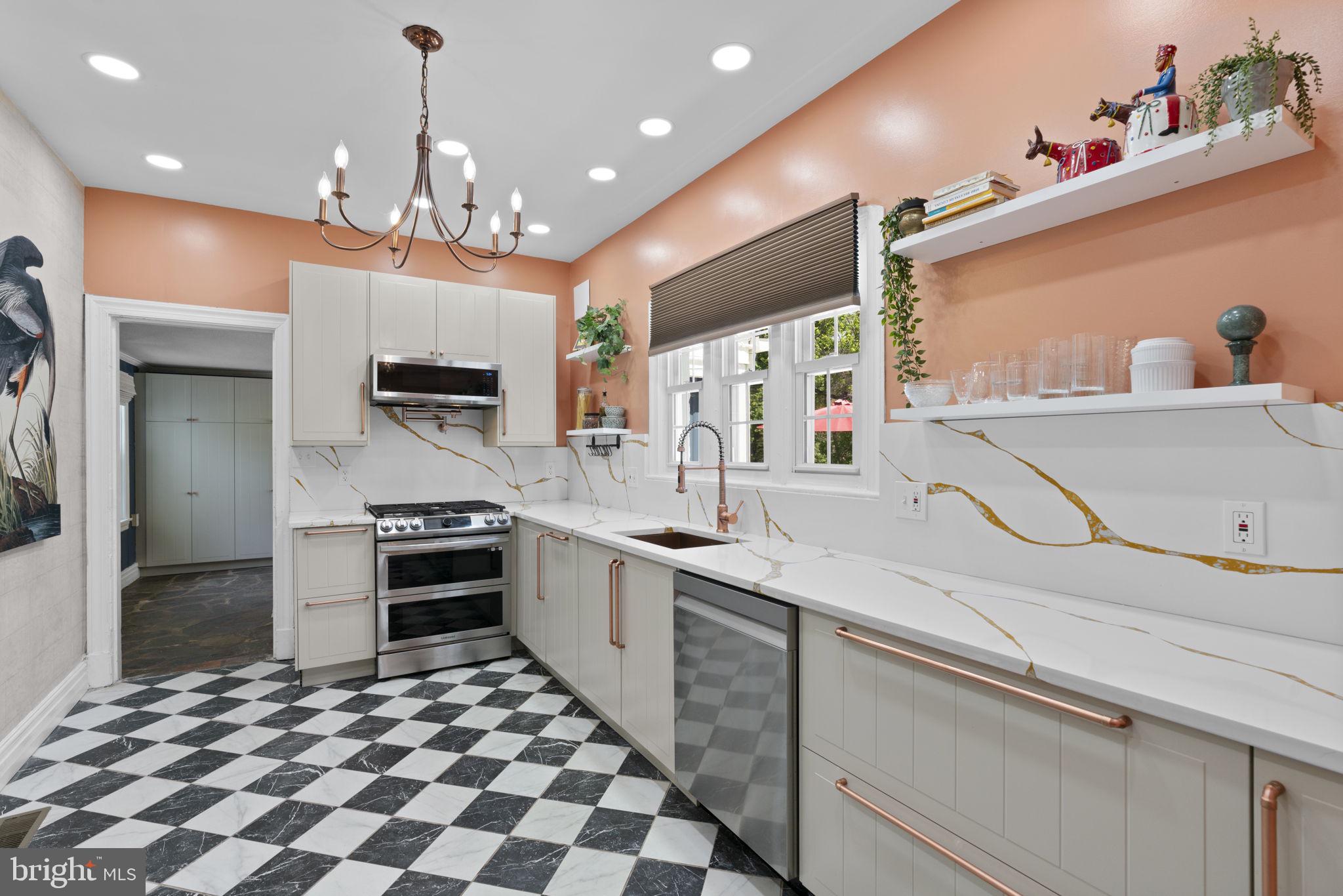 4809 Woodside Road Baltimore, MD 21229 - Photo 12 of 50 Kitchen