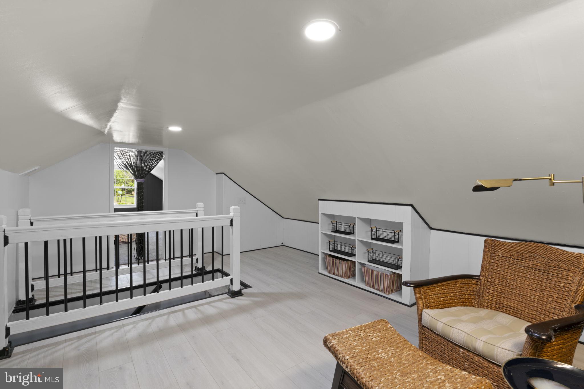 4809 Woodside Road Baltimore, MD 21229 - Photo 27 of 50 Upper Sitting Area
