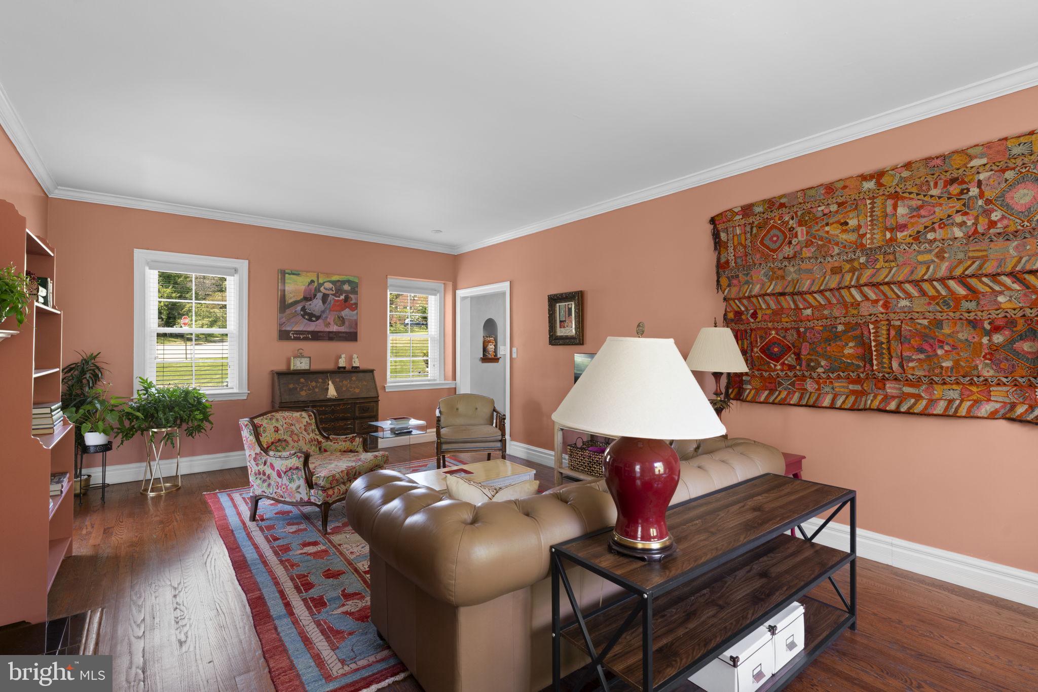 4809 Woodside Road Baltimore, MD 21229 - Photo 5 of 50 Living Room