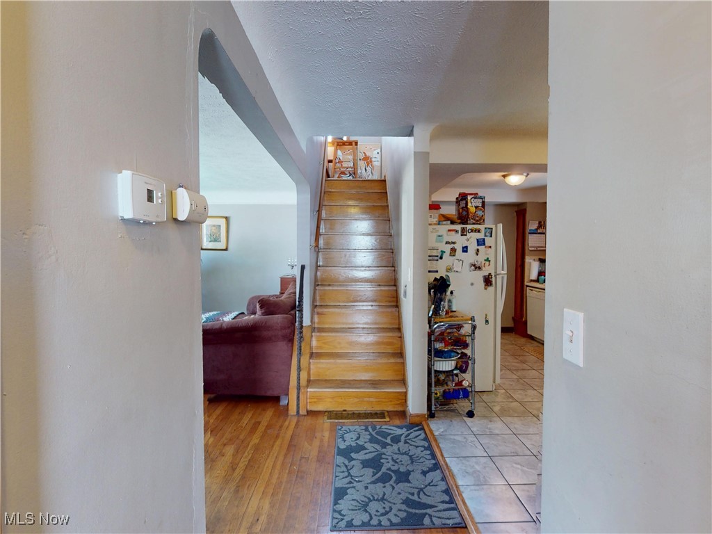 3882 Wallingford Road South Euclid, OH 44121 - Photo 7 of 34
