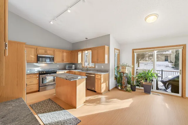 $530,000 | 14825 39th Avenue North, Plymouth, MN 55446