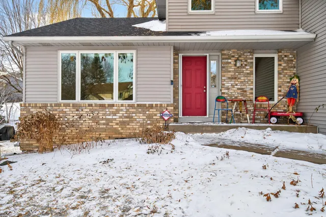 $530,000 | 14825 39th Avenue North, Plymouth, MN 55446