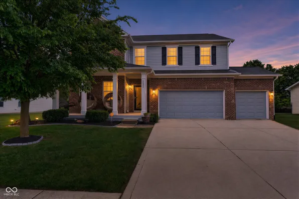 $525,000 | 5855 West Commonview Drive, McCordsville, IN 46055