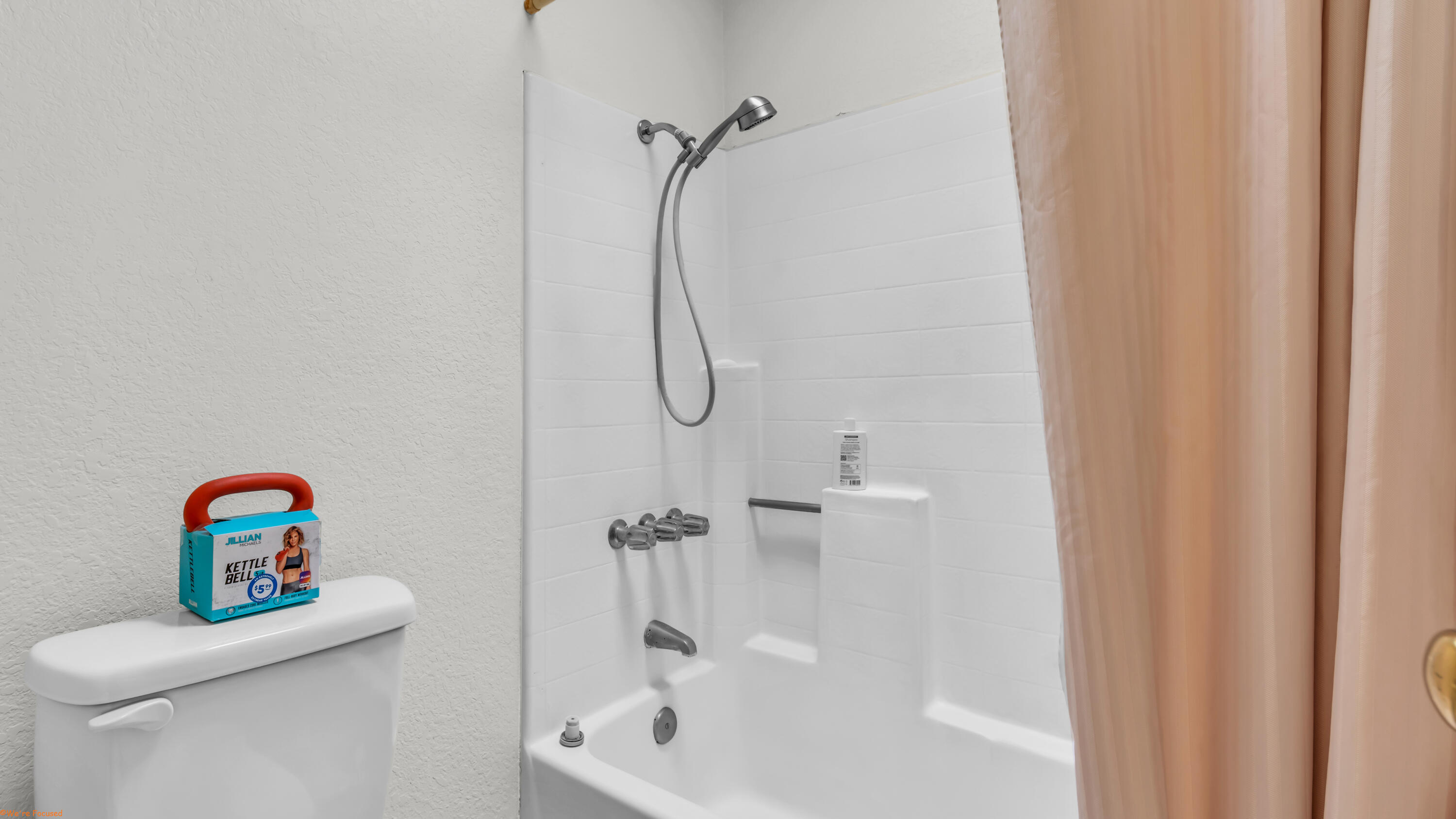 401 El Cielo Road, Unit 236 Palm Springs, CA 92262 - Photo 20 of 29 a bathroom with a shower