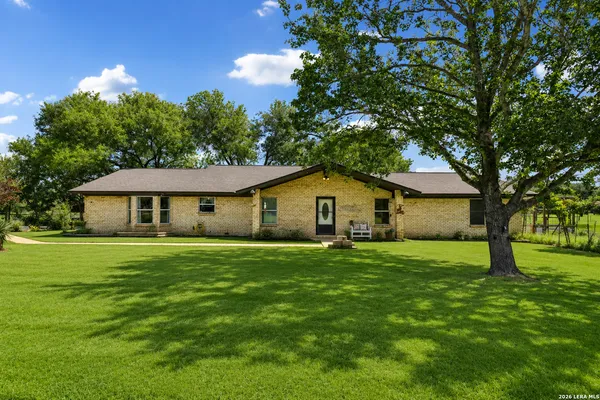 $365,000 | 215 Deer Run Street, Pleasanton, TX 78064