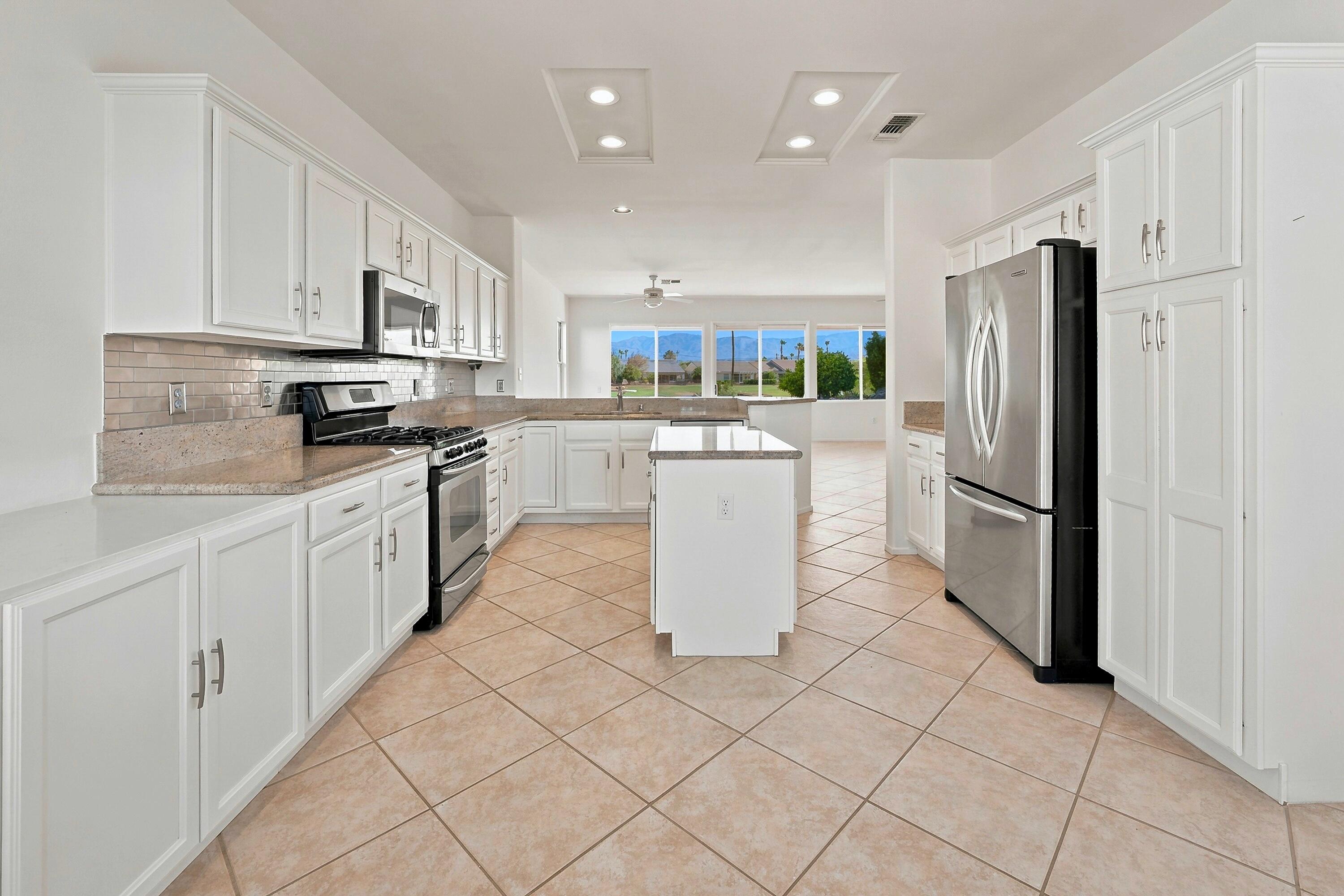 39455 Manorgate Road Palm Desert, CA 92211 - Photo 18 of 36 Photo-24