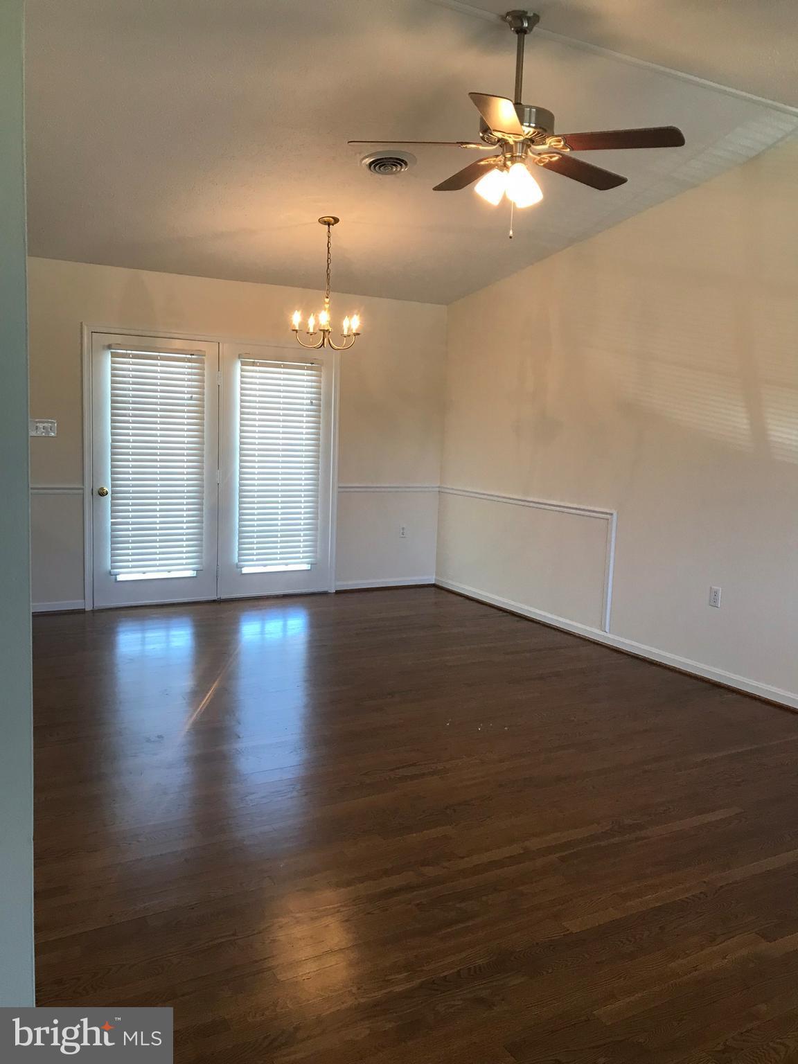 220 Killdeer Road Stephens City, VA 22655 - Photo 3 of 14 Living Room