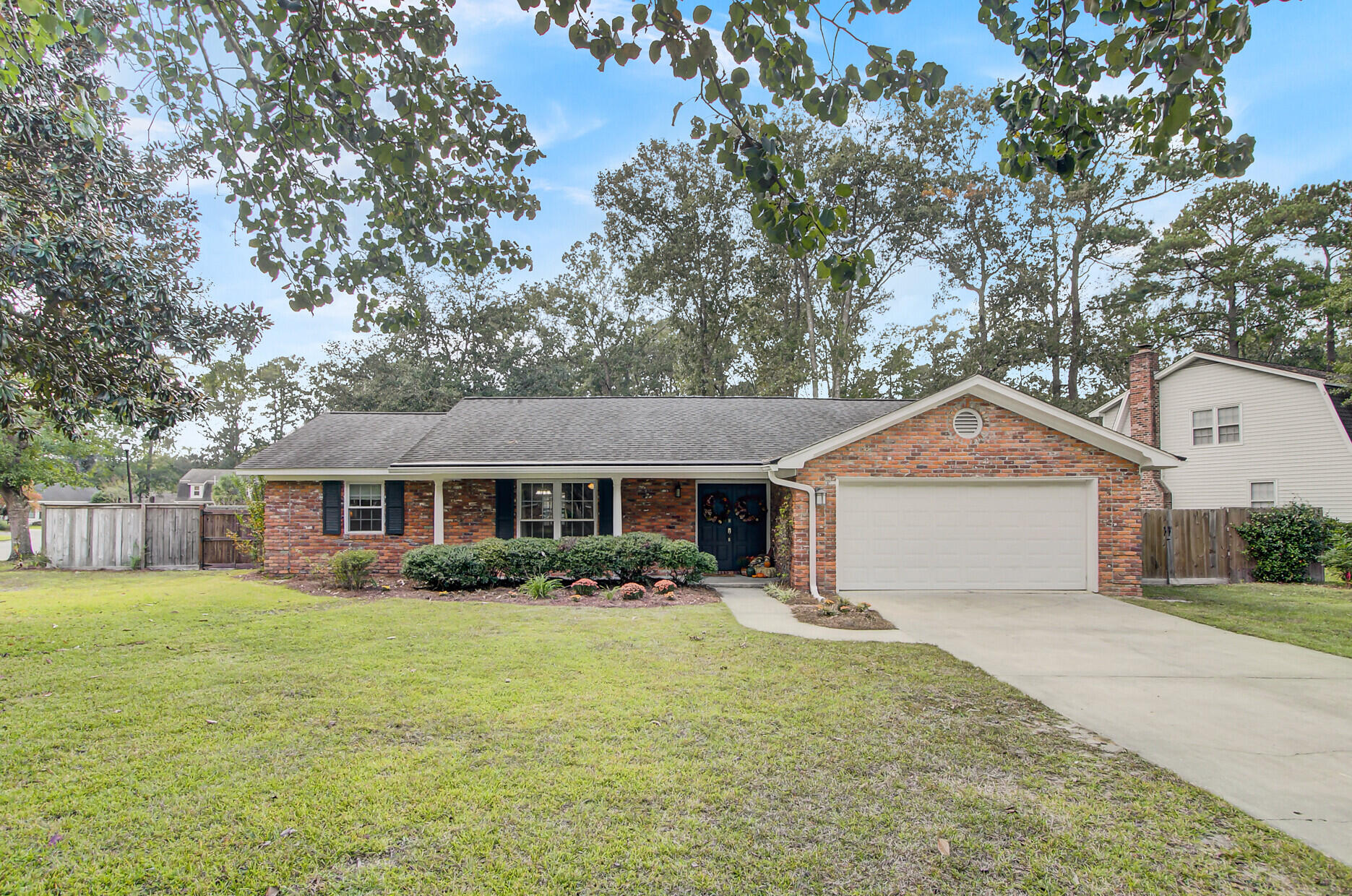 121 Brailsford Road Summerville, SC 29485 - Photo 5 of 39 03_3_mls