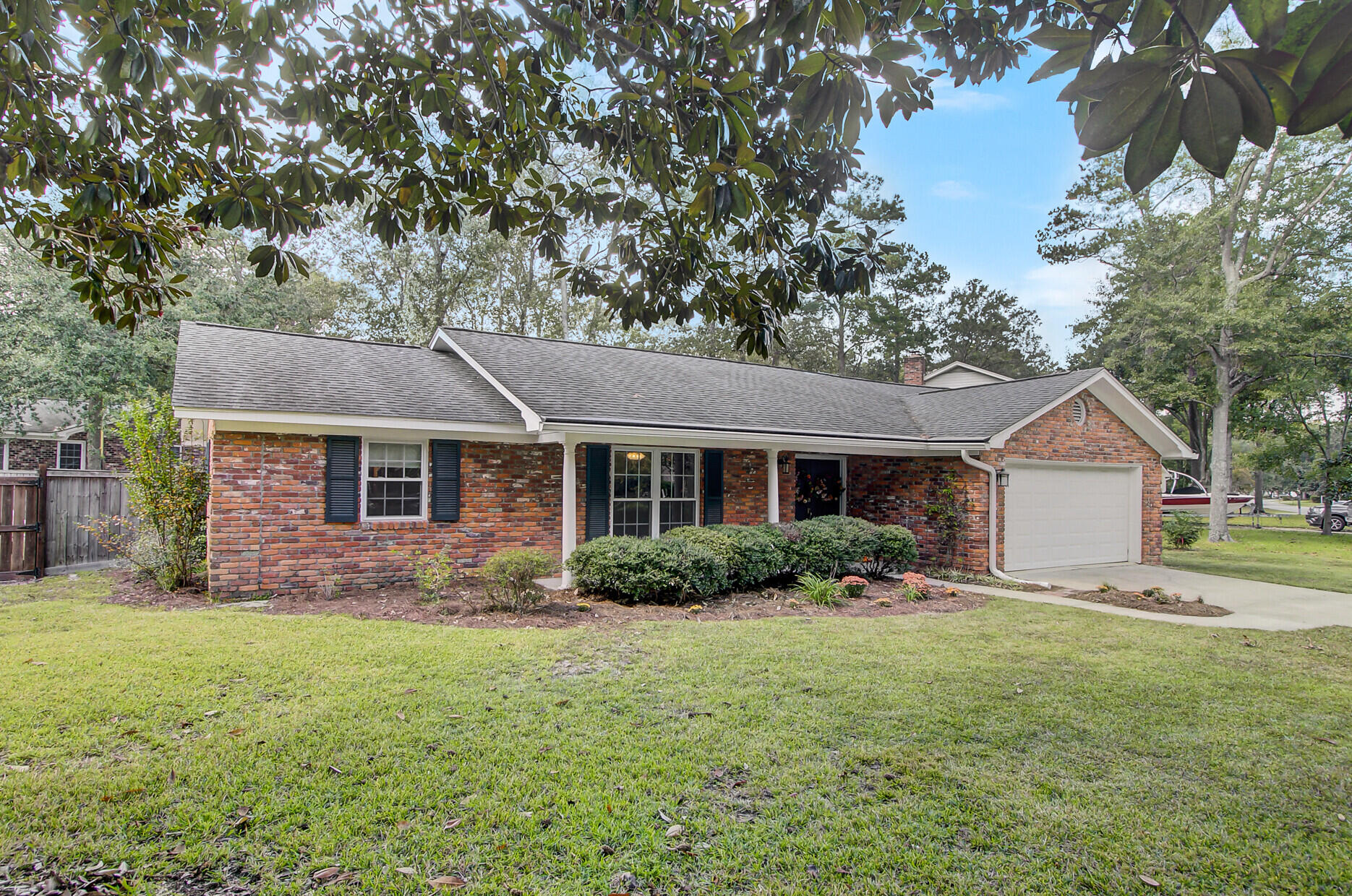121 Brailsford Road Summerville, SC 29485 - Photo 6 of 39 05_5_mls