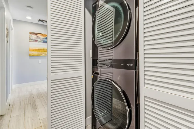 a close view of gate