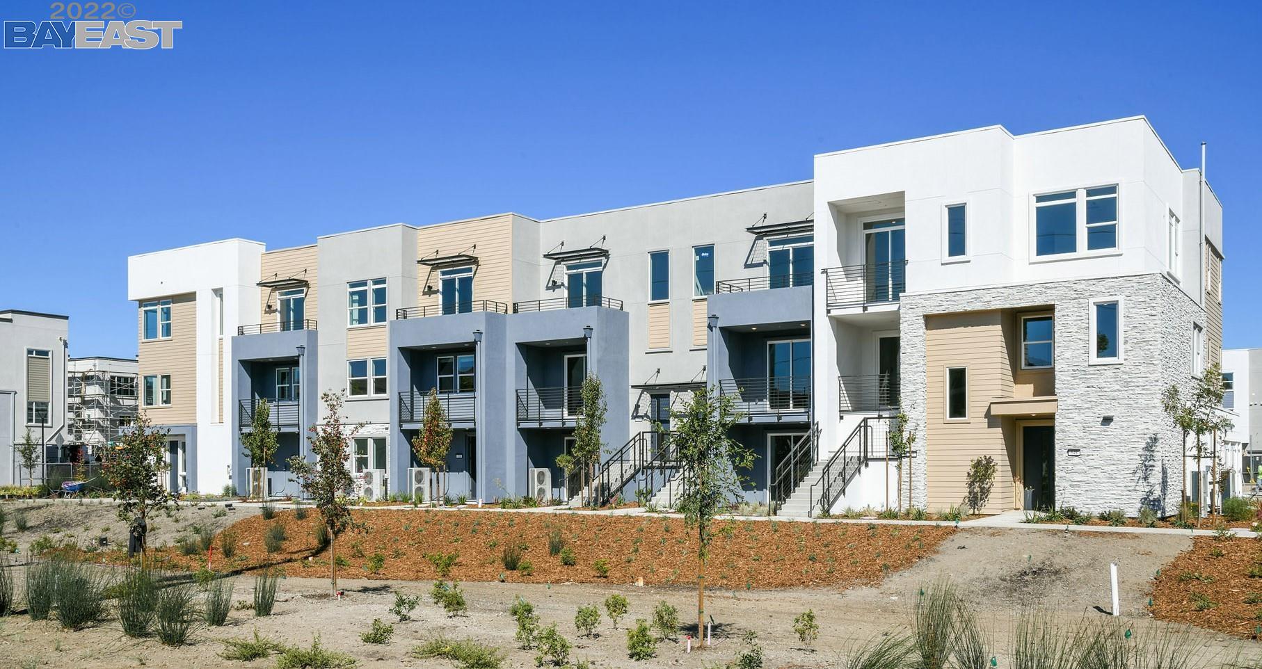 522 Oak Ridge Lane Alameda, CA 94501 - Photo 1 of 1 a view of a building with street