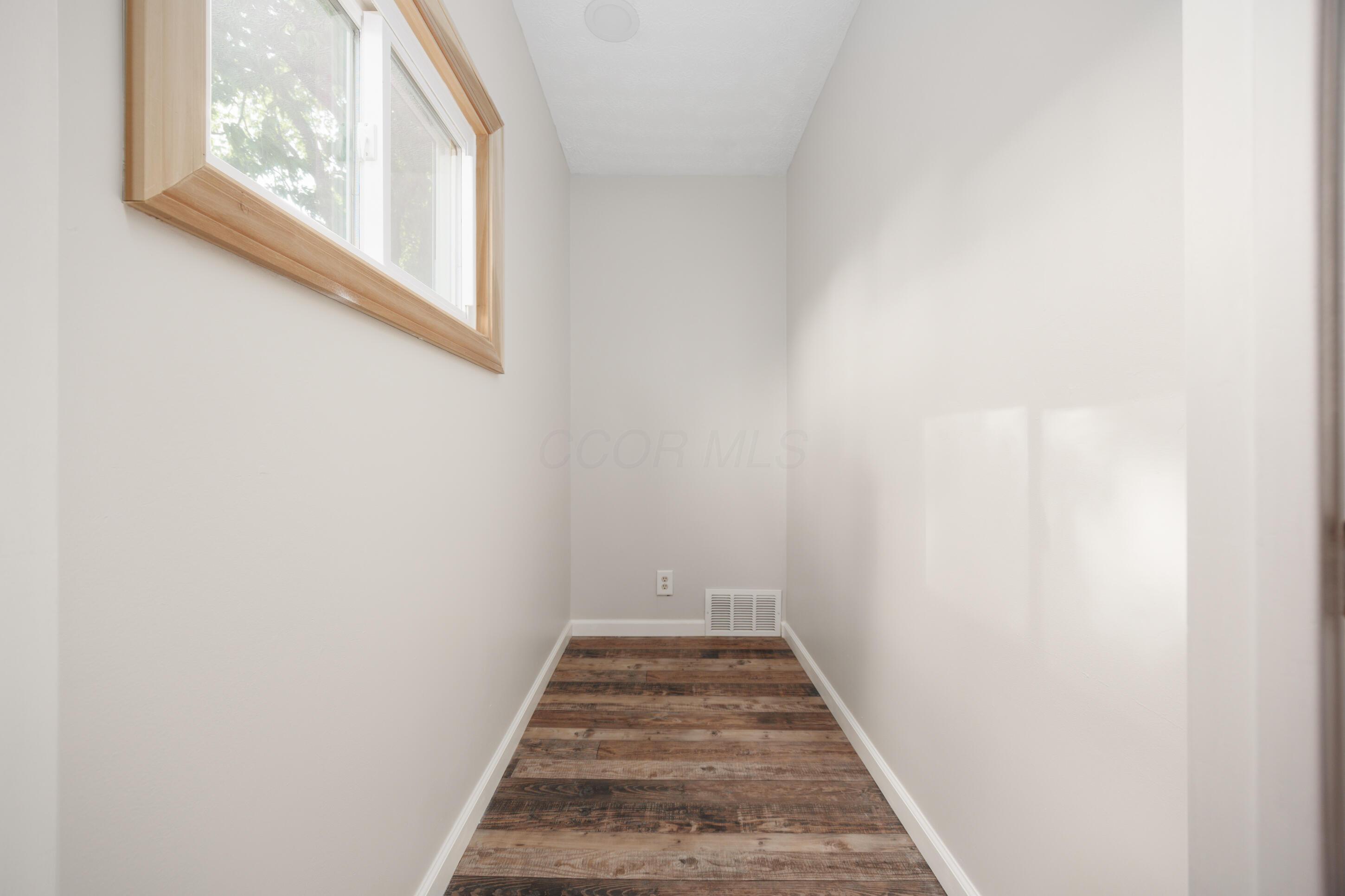 1366 Dyer Road Grove City, OH 43123 - Photo 21 of 49 Walk In Closet