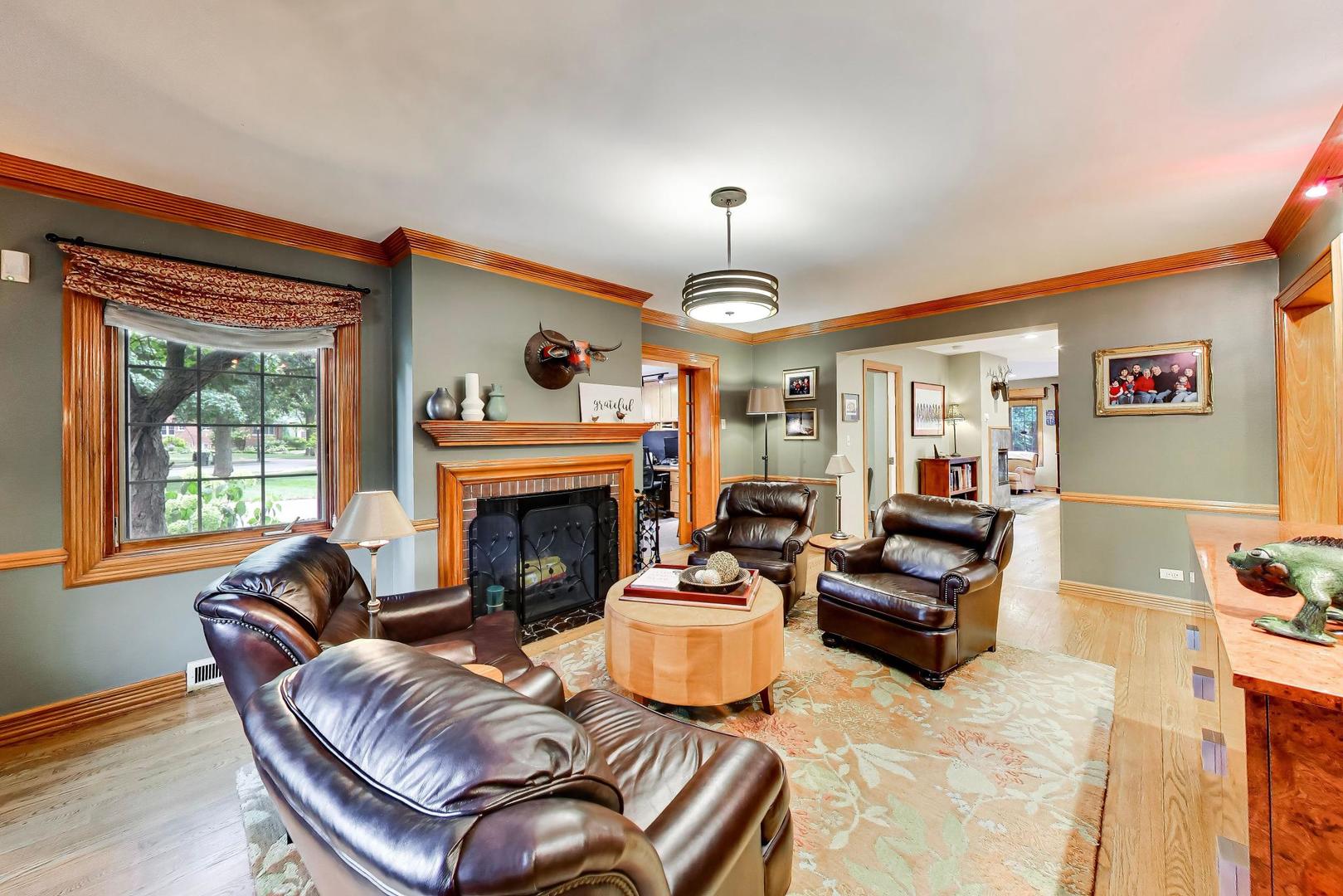 220 Northwood Road Riverside, IL 60546 - Photo 5 of 79 Gallery Image 5