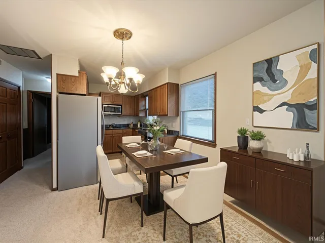 $274,900 | 904 North Hickory Lane, Kokomo, IN 46901